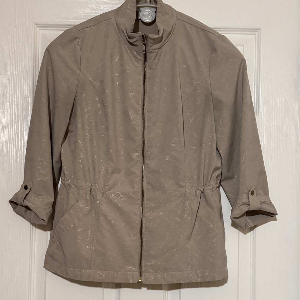 Chico’s Zenergy Beige Lightweight Jacket